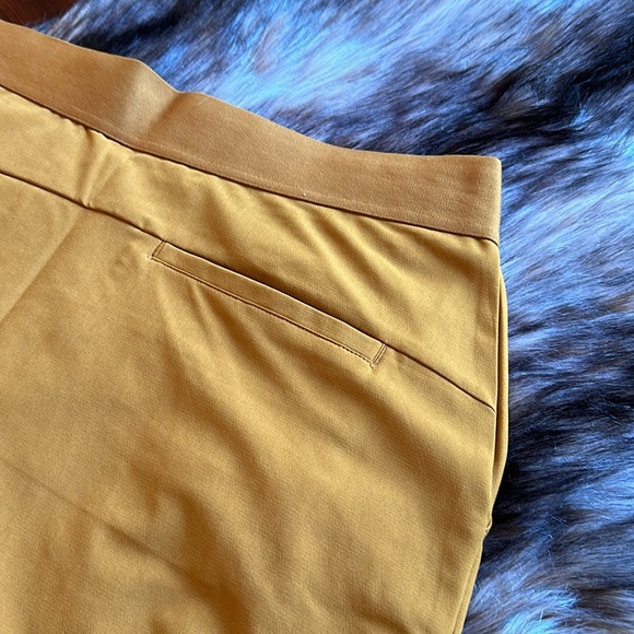 Greg Norman Collection *NWT* Women’s Golf Skort - Picture 7 of 9